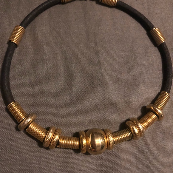 Brown & Gold Necklace - Picture 2 of 3
